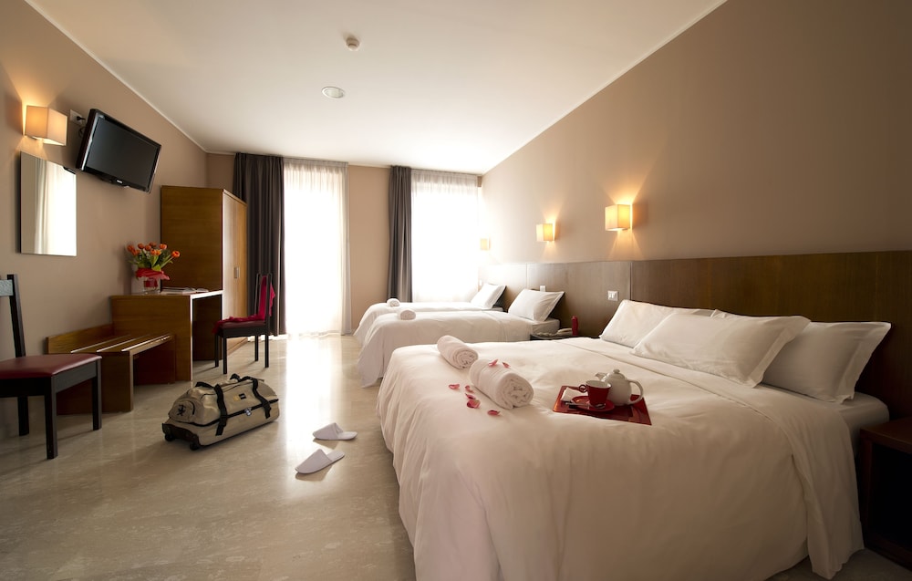 Classic Quadruple Room
