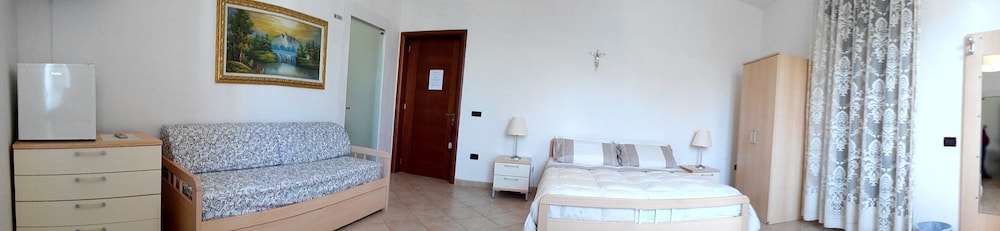 Triple Room photo 2