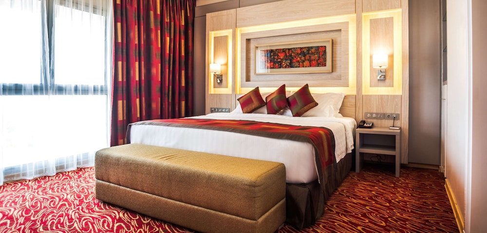 Presidential Suite, 2 Bedrooms, Sea View (1 King, 2 Single) photo 3