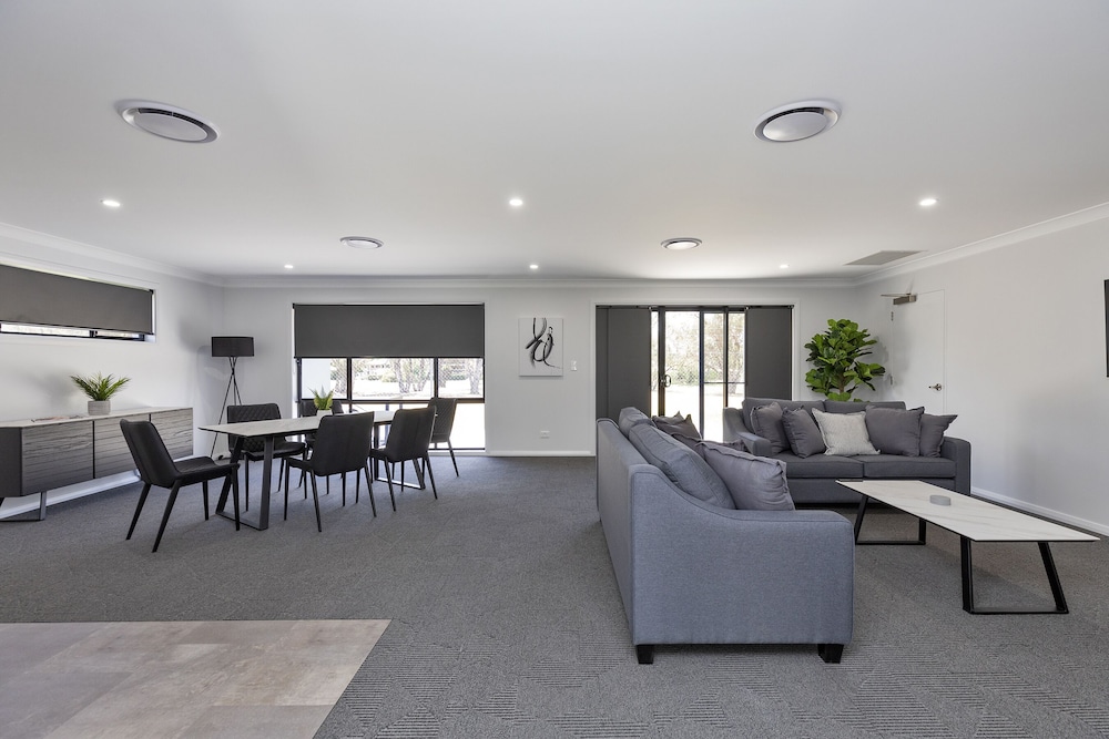 2 Bedroom Apartment Accessible photo 1