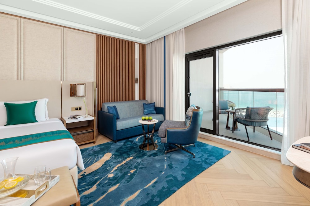 Luxury Family Palm Sea View Room King Bed with Sofa Bed