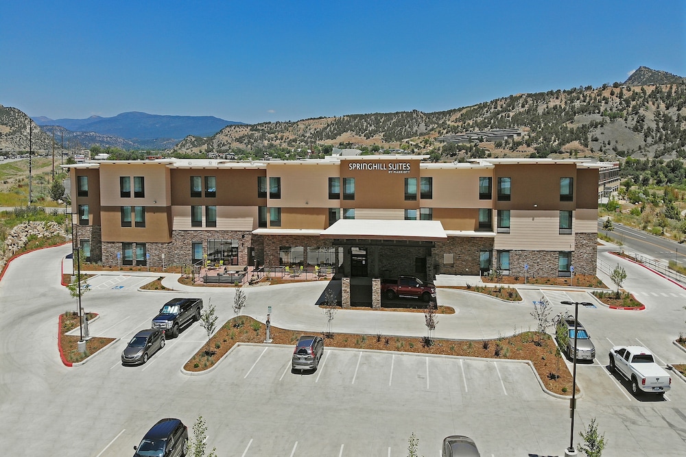 Suite, 1 King Bed, Mountain View - Photo 3