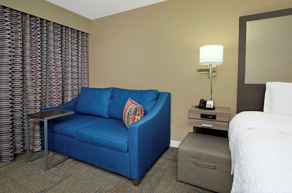 Room, 1 King Bed, Accessible - Photo 2