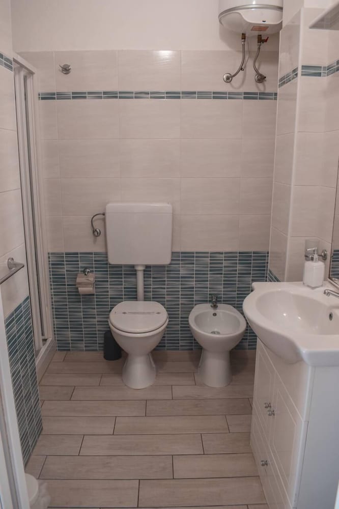 Deluxe Double Room, Partial Sea View photo 2