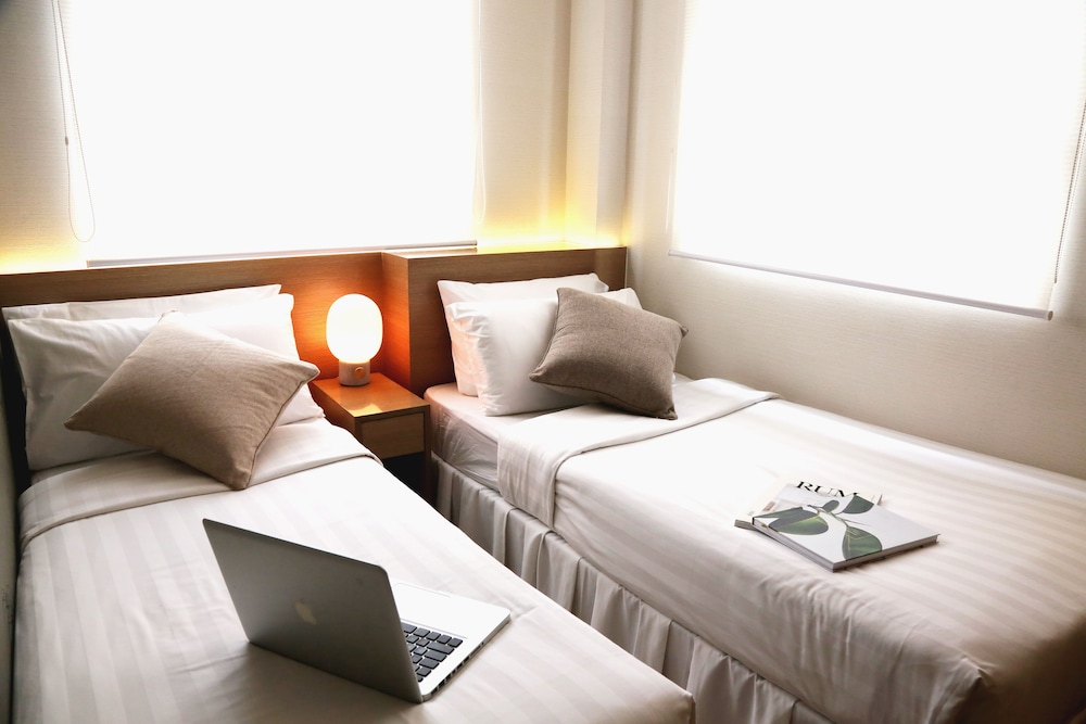 Adjoining Room - Two Twin-Bed Rooms photo 3