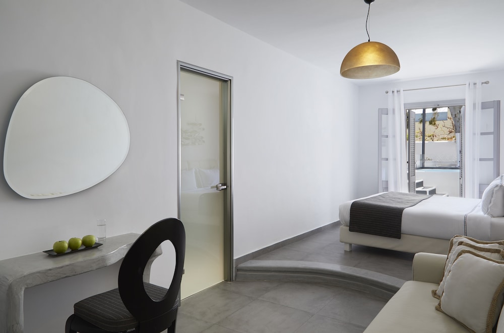 Suite, Hot Tub, Garden View (Elegant) - Photo 1