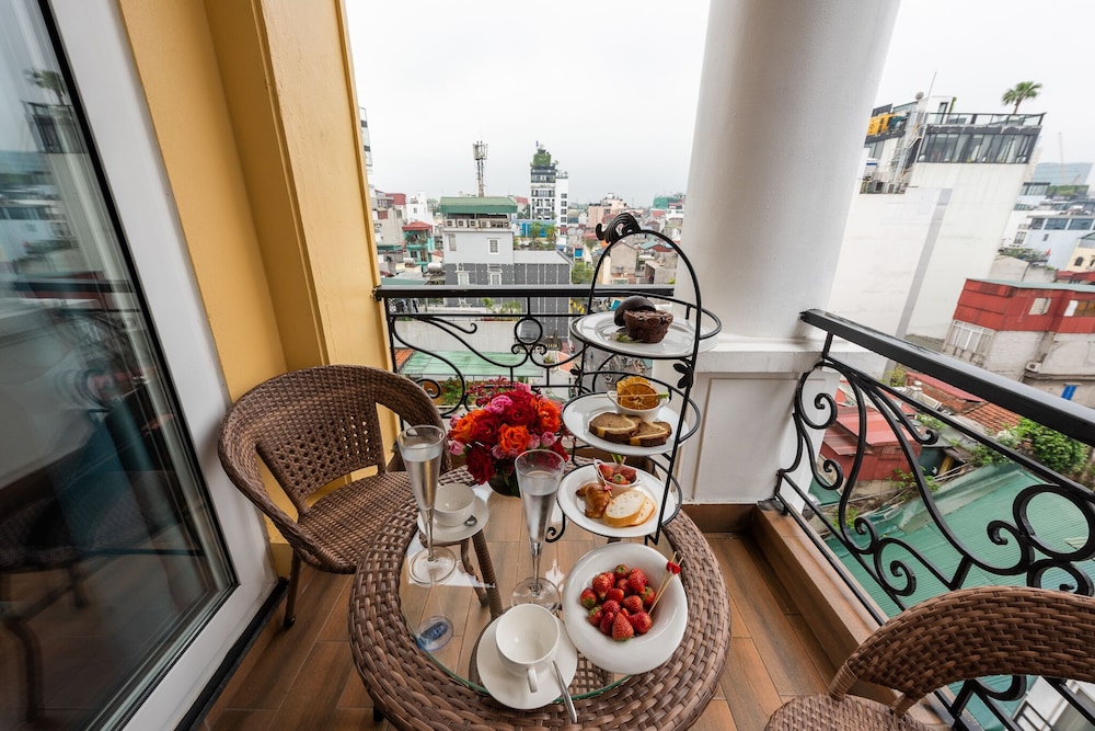 Junior Room, 1 Queen Bed, Terrace photo 2