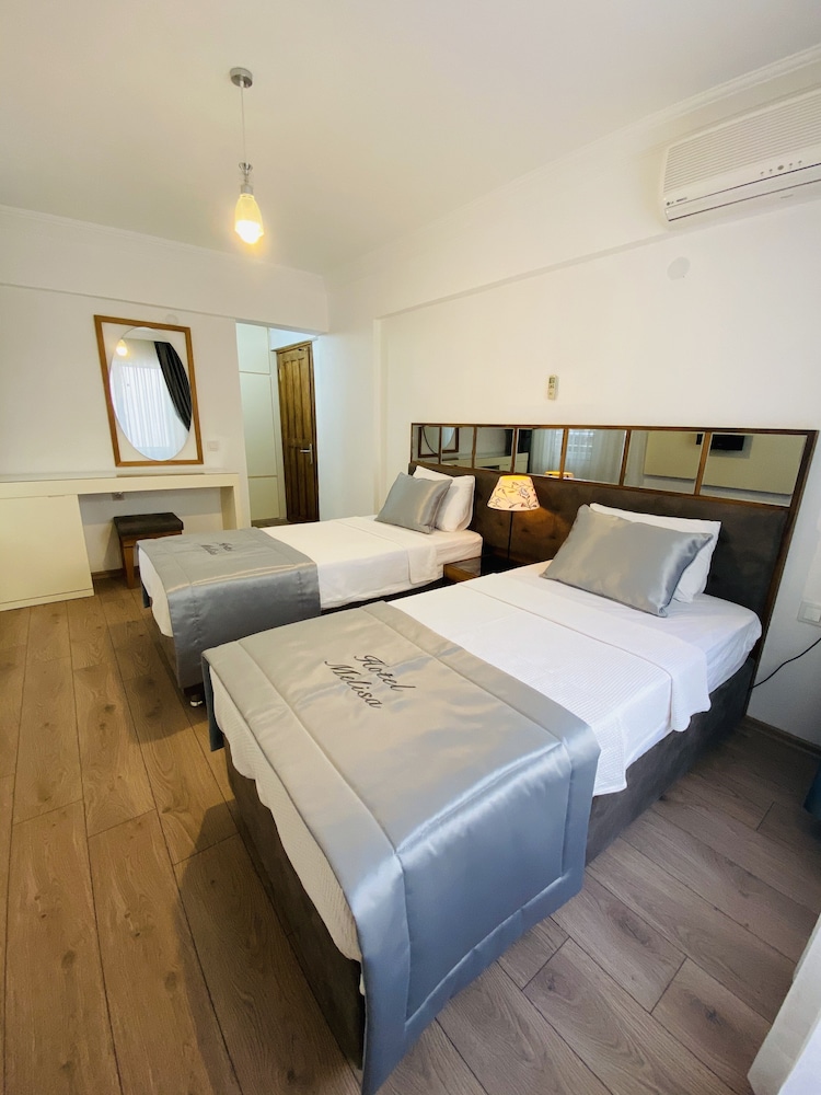 Standard Twin Room - Photo 5
