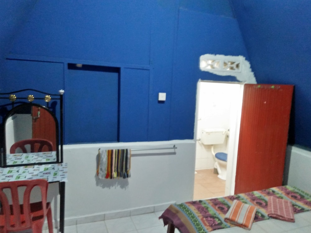Standard Double Room (With Fan) photo 3