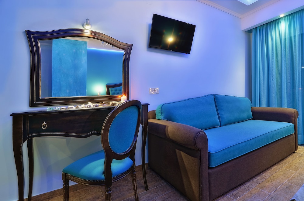 Deluxe Room - Photo 13