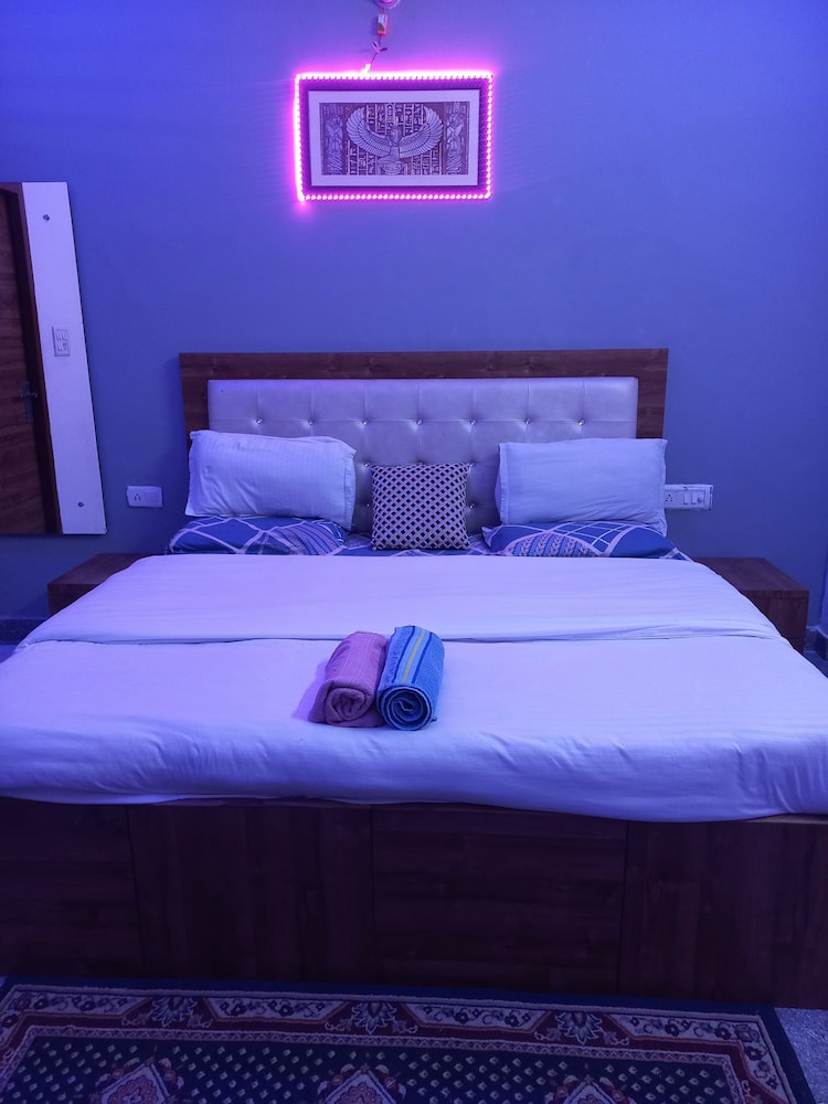 Deluxe Room - Photo 5