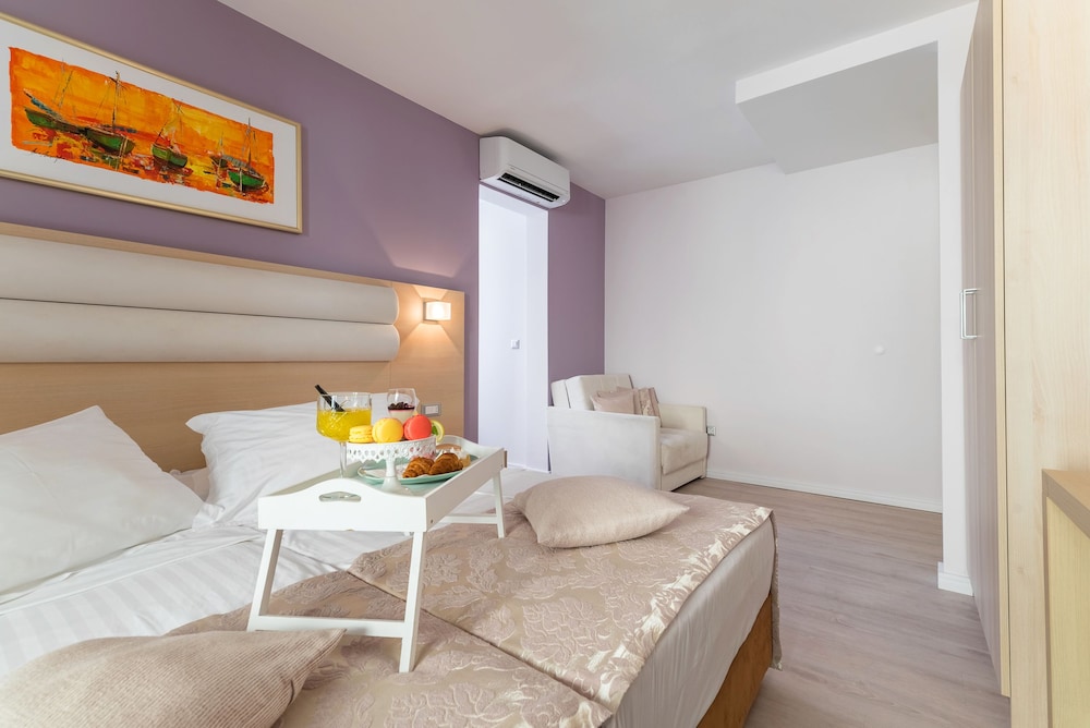 Twin Room, Balcony, Mountain View - Photo 5