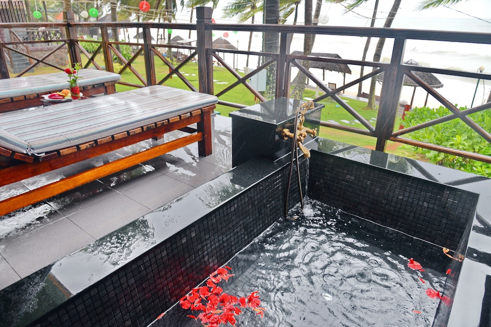 Beachfront Villa (VIP) photo 2