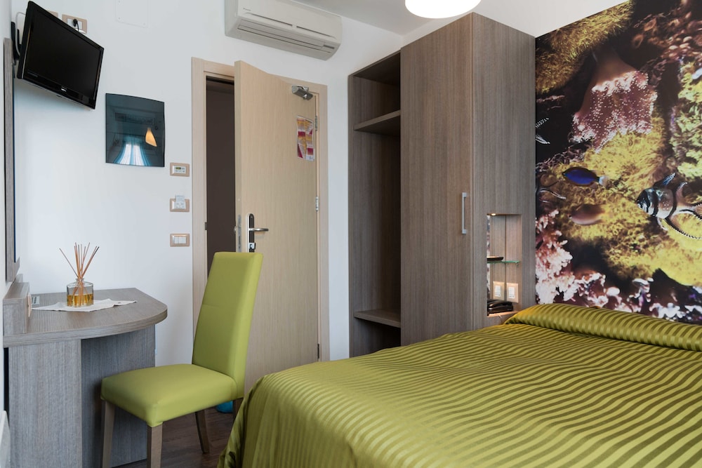Standard Room, 1 Bedroom photo 2