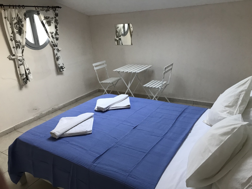 Economy Double Room photo 2