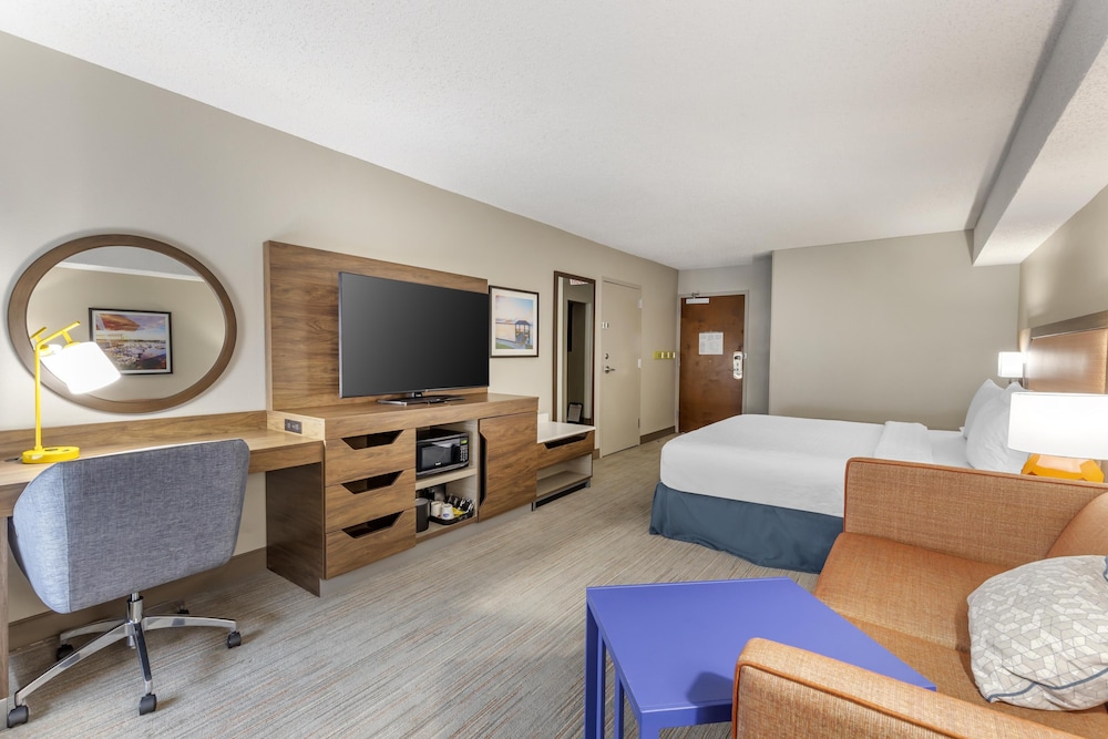 Room, 1 King Bed, Accessible, Non Smoking - Photo 3