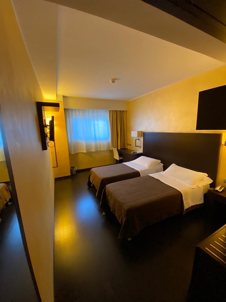 Economy Double or Twin Room, Ground Floor - Photo 2