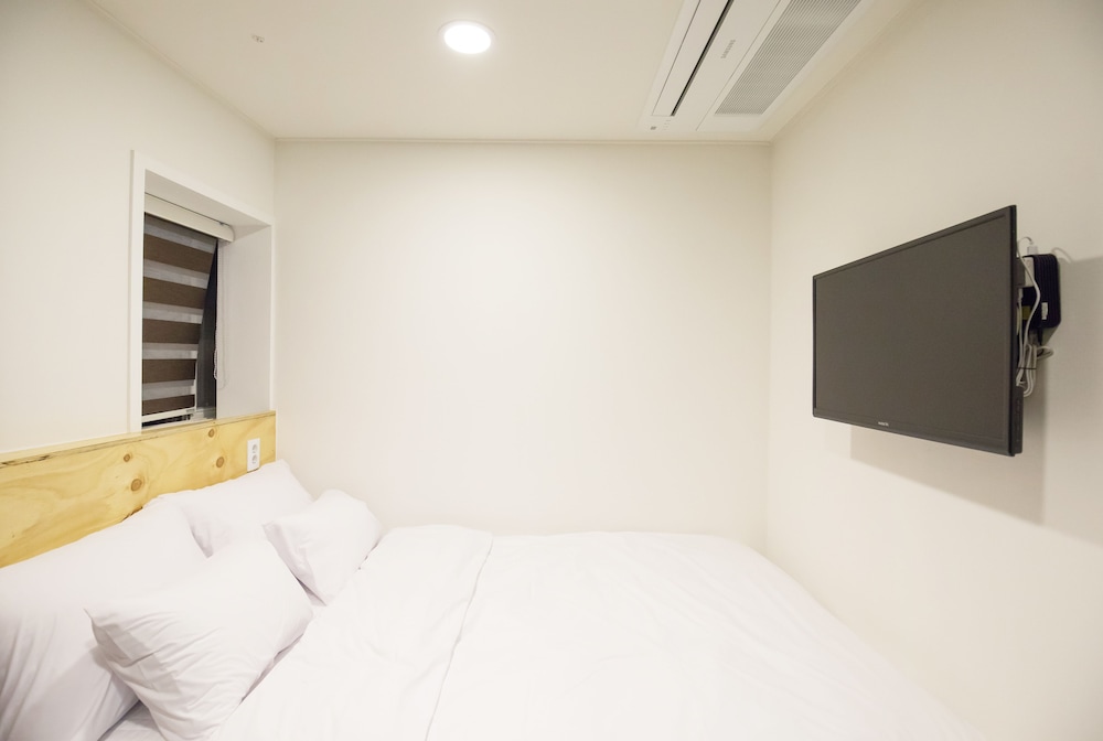 Double Room - Photo 5