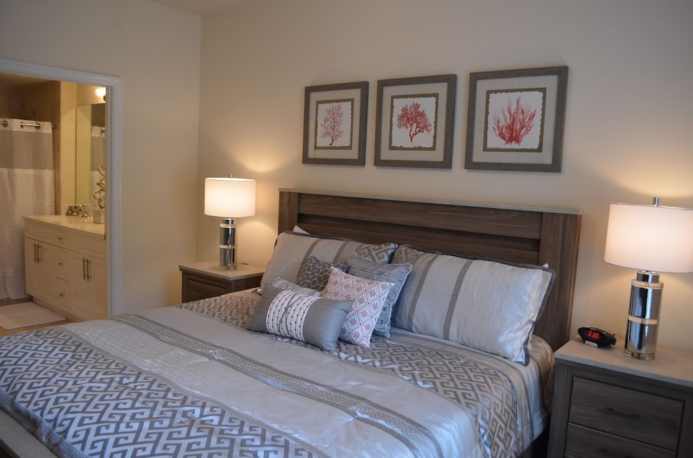 Luxury Condo, Multiple Beds, Non Smoking, Garden View photo 3