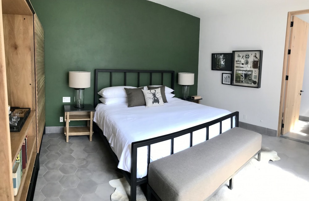 Room, 1 King Bed, Ensuite photo 2