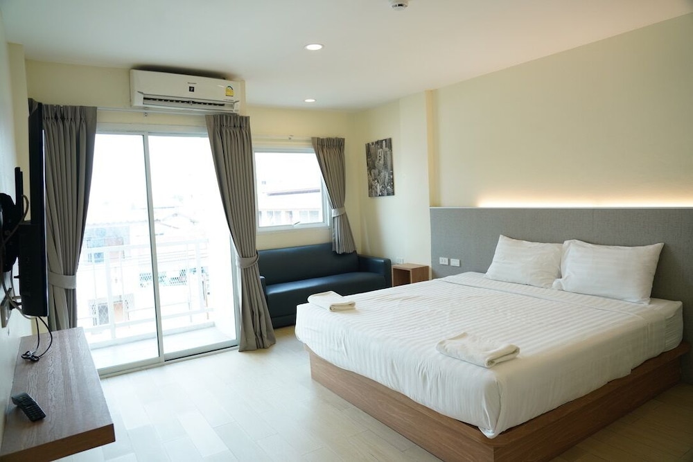 Deluxe Double Room, City View