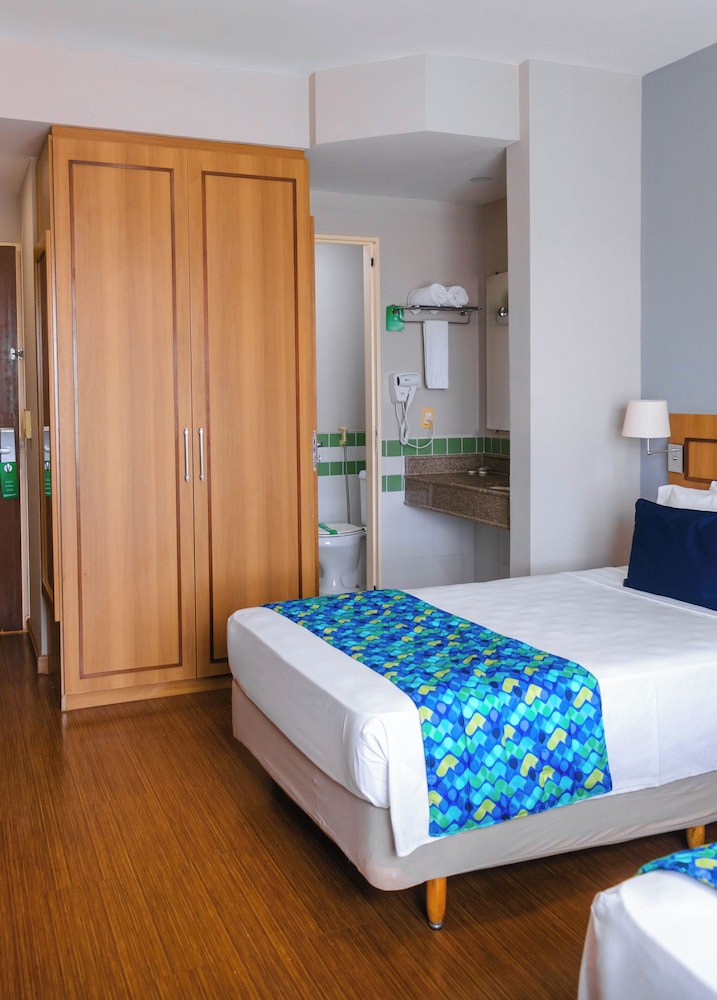 Deluxe Room, 2 Twin Beds photo 2