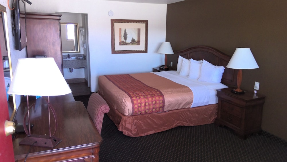 Standard Room, 1 King Bed, Smoking photo 1
