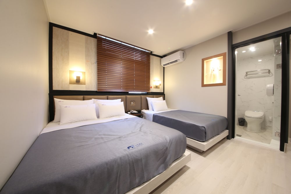 Business Twin Room