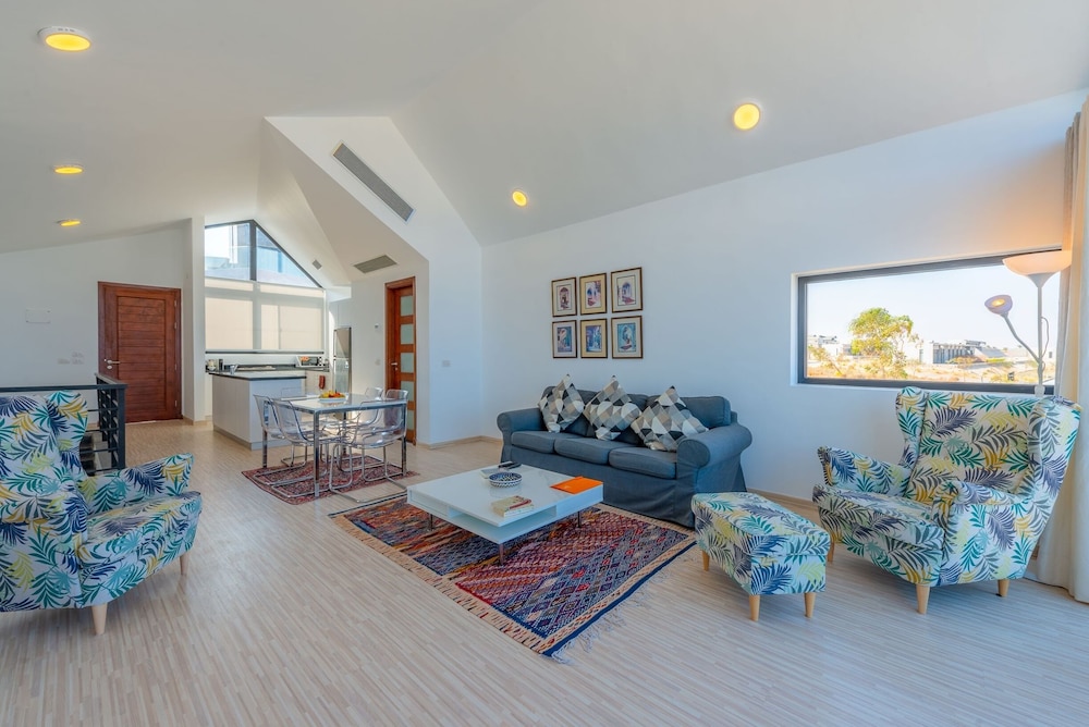 Villa photo 3