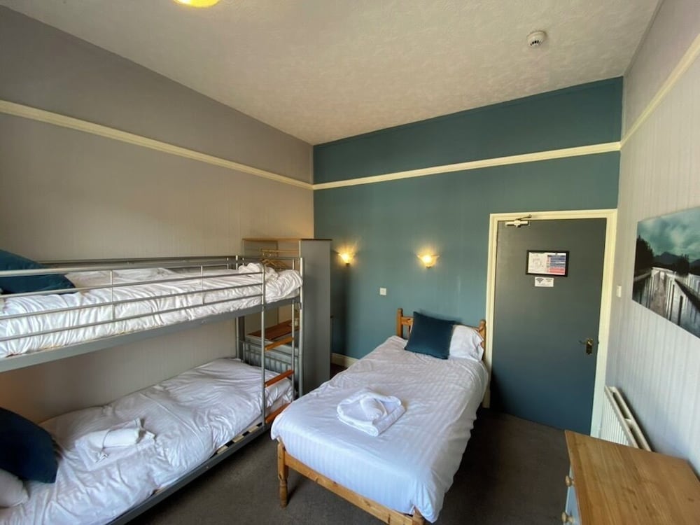 Triple Room, Shared Bathroom