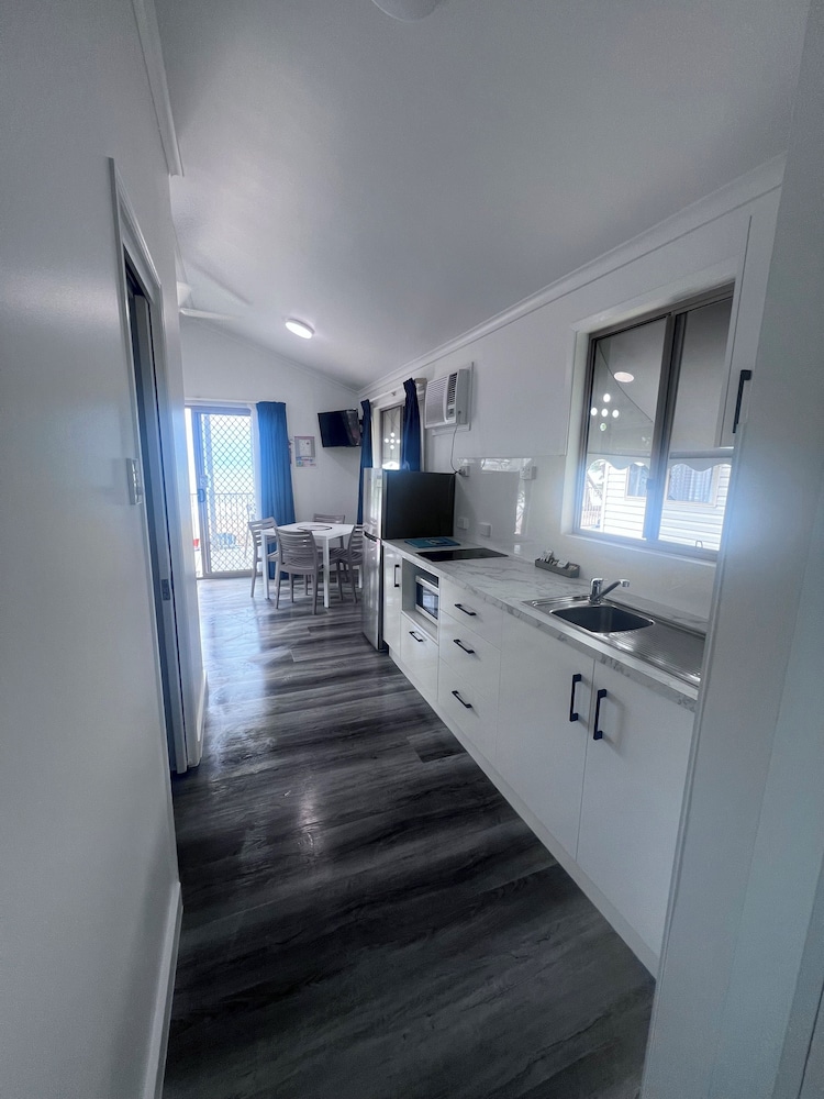 Cabin, 2 Bedrooms, Ocean View - Photo 9