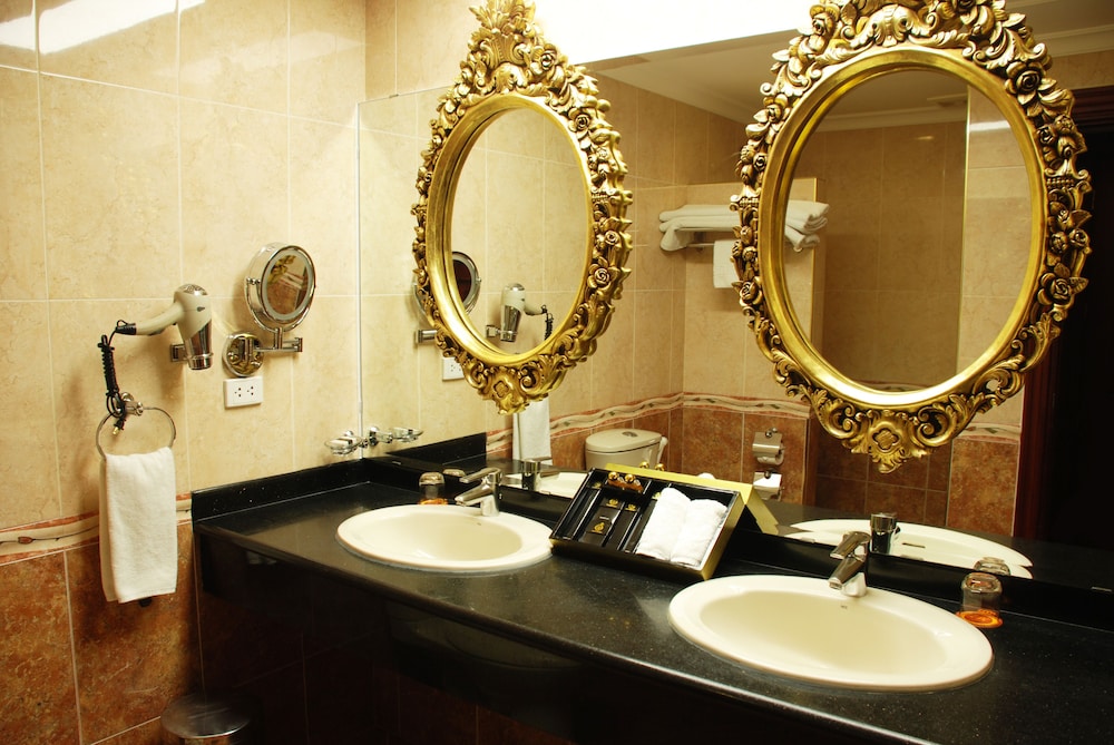 Standard Suite - Photo 3