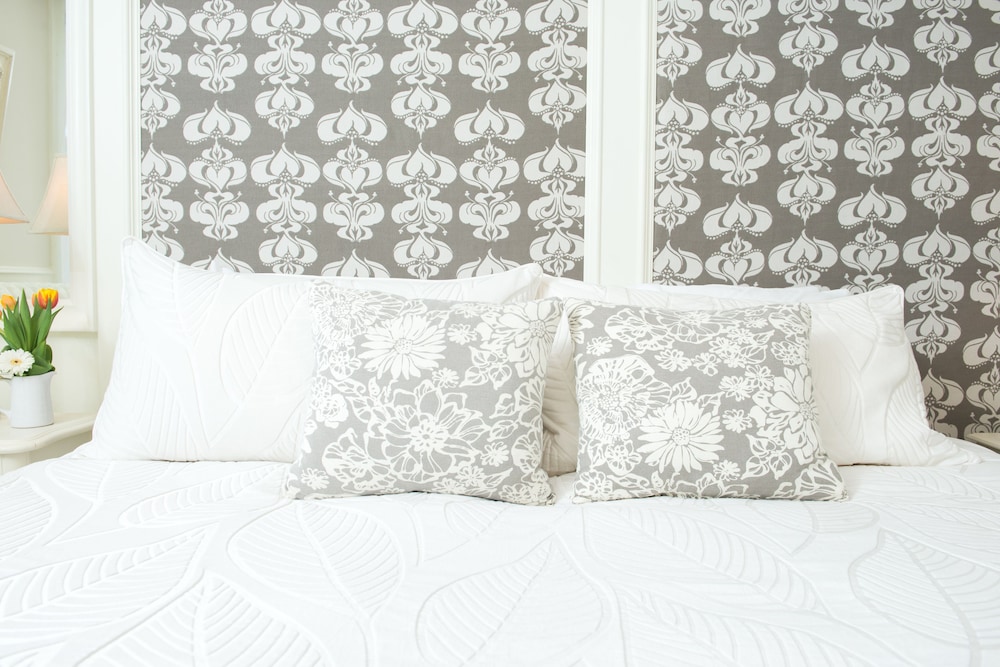 Deluxe Suite, 1 Queen Bed with Sofa bed, Non Smoking, Kitchen (Garden with Terrace) photo 2