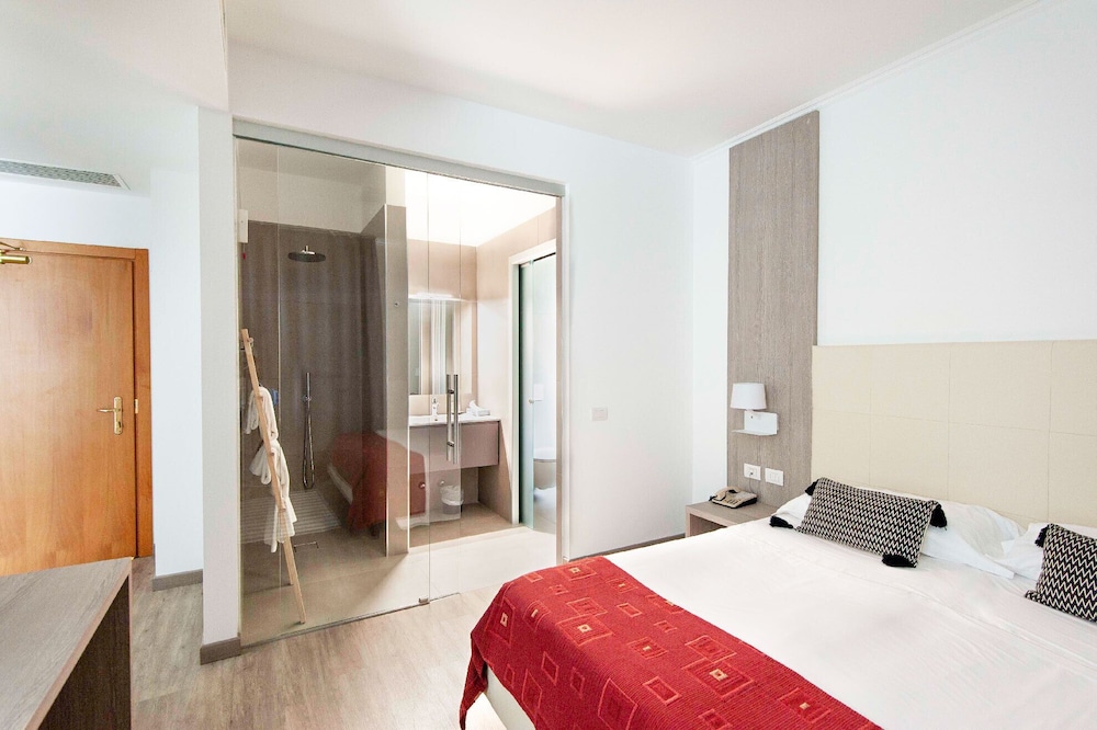 Deluxe Quadruple Room photo 3