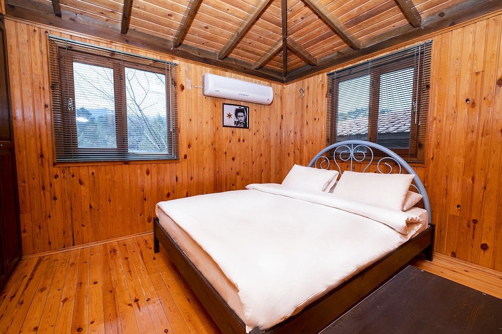 Deluxe Bungalow