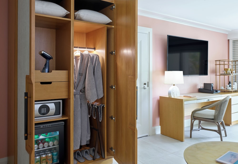 Room, 1 King Bed With Sofa Bed, Patio, Ocean View (mobility/hearing Access, Roll-in Shwr)