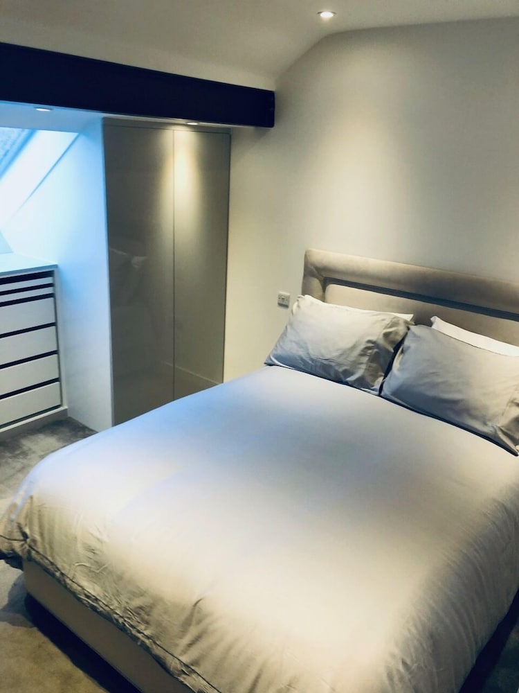 The Studio Apartment, 2 Bedrooms, En-Suite photo 2