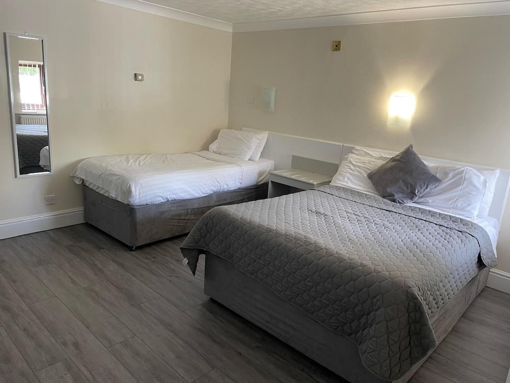Family Room, Multiple Beds (Family of 5) photo 1
