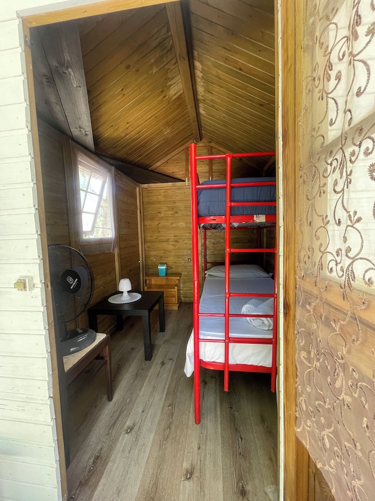 Basic Bungalow, 1 Bedroom, Courtyard View photo 2