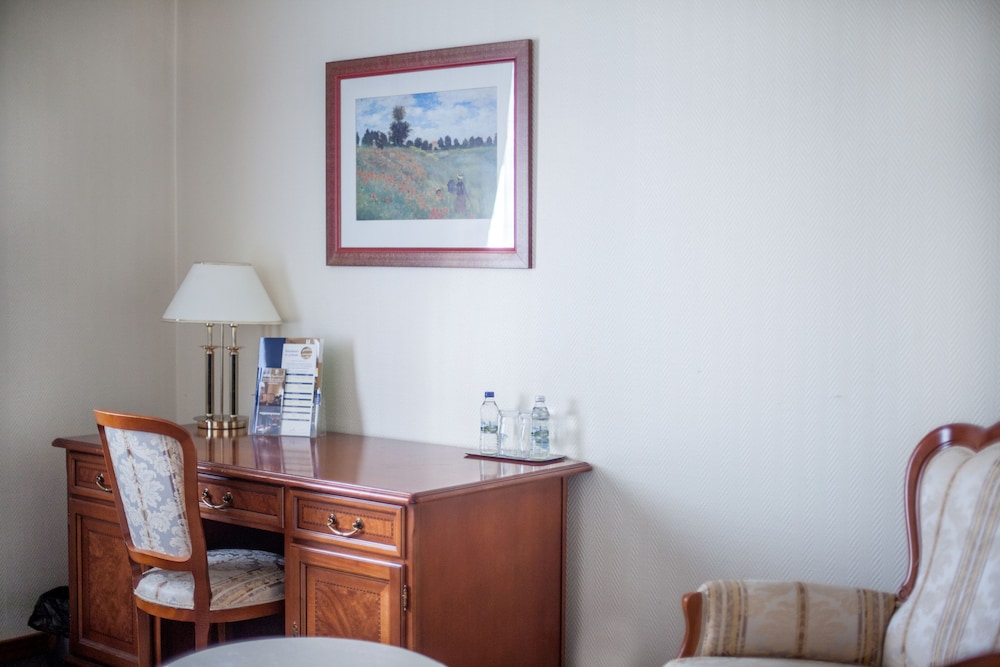 Apartment photo 2