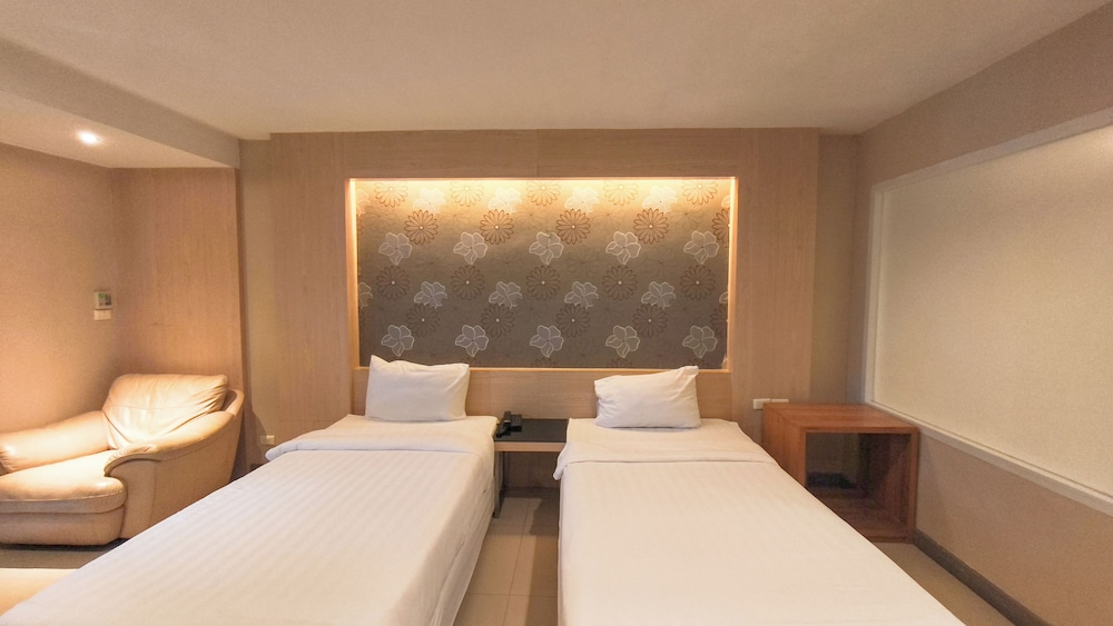 Deluxe Twin Room, 1 Bedroom photo 2