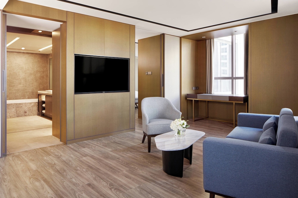 Executive Suite, 1 King Bed - Photo 6