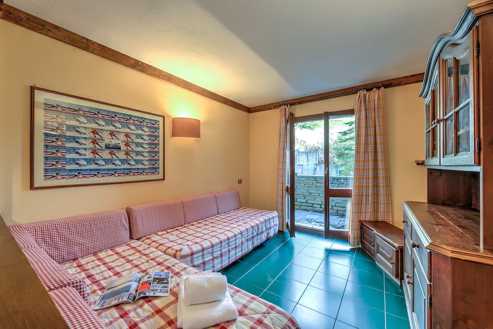 Family Studio, Mountainside (Grange Hike & Ski - 25c Sestriere) photo 1