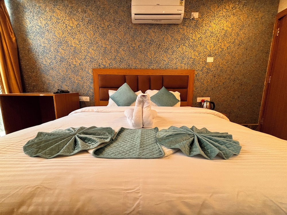 Deluxe Double Room, City View