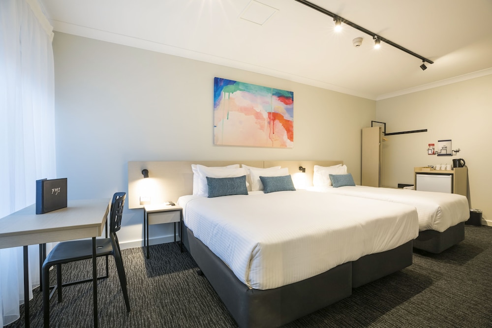 Studio Room - King & Single Bed