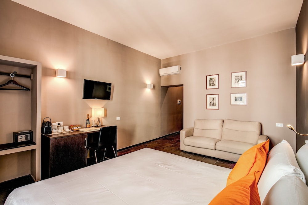 Deluxe Studio Suite, Balcony photo 2