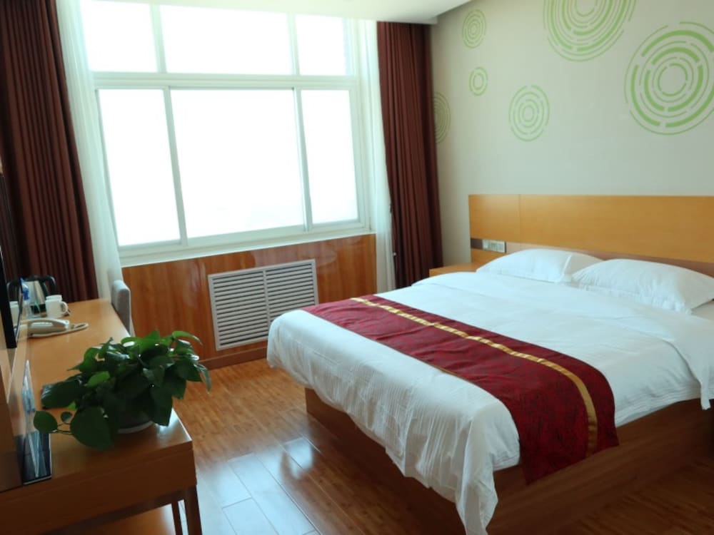 Room, 1 King Bed photo 1