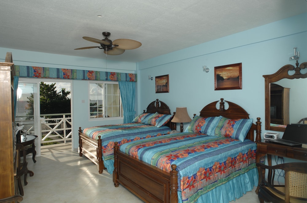 Family Room, 2 Double Beds, Ocean View photo 2