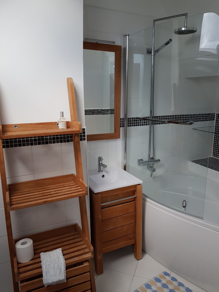 Double or Twin Room - Photo 7