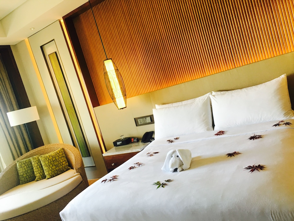 Room, 1 King Bed, Balcony, Mountain View (Balcony) photo 2